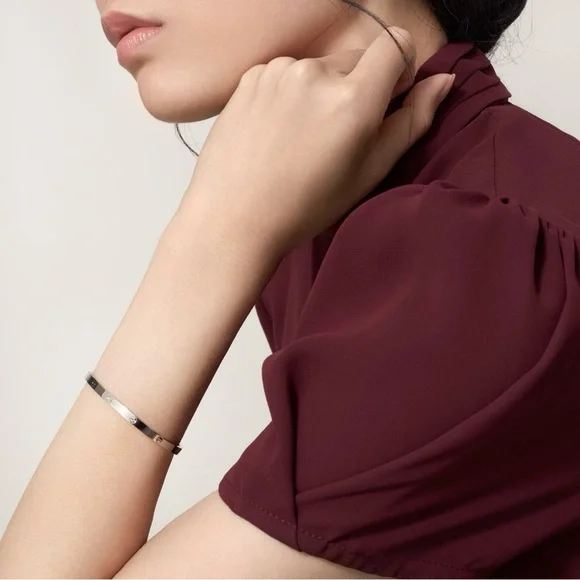 NEW Small Model Screw Cuff Bangle Love Bracelet with Screwdriver in Silver